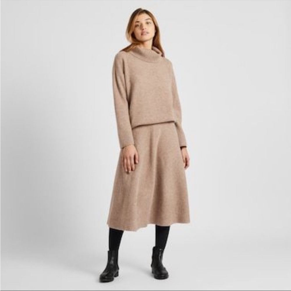 Uniqlo Souffle Yarn Wool Blend Midi Skirt